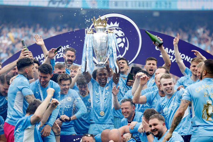 赵丽娜：走了70所学校，女孩踢球屈指可数；想让女孩踢球普及