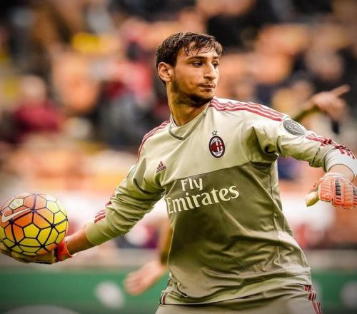 巴黎圣日耳曼姆巴佩连续两场破门