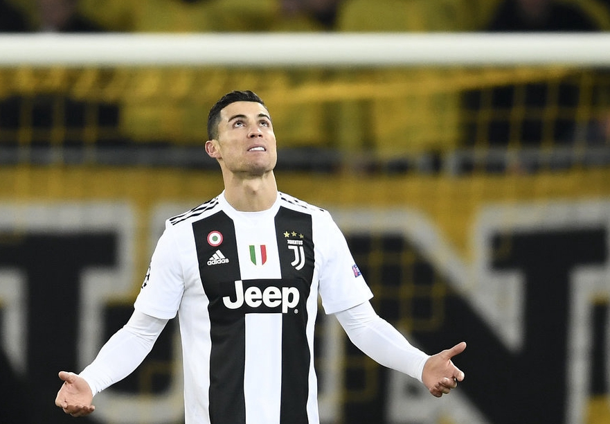 TA：球员版长袖球衣全面回归，实现从性能到美学的个性表达