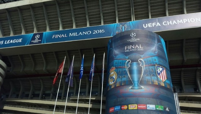 比朔夫：祝贺卡尔完成德青队首秀，他每次拿球观众都惊叹不已