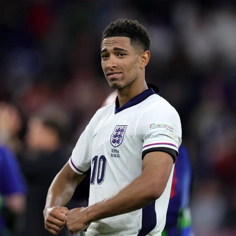 英超保级关键战解析：埃弗顿主场固防求胜，诺丁汉森林残阵反击续命